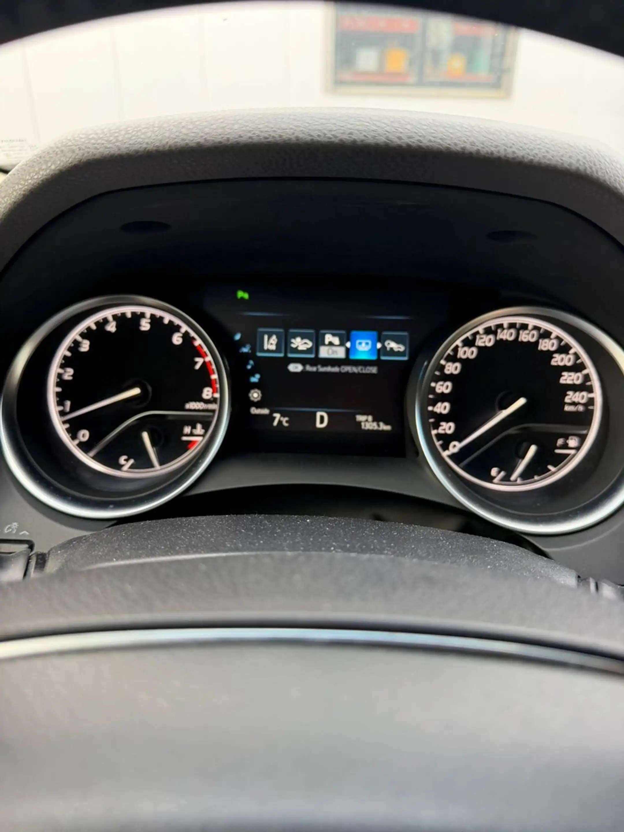 Toyota Camry Executive — photo 10