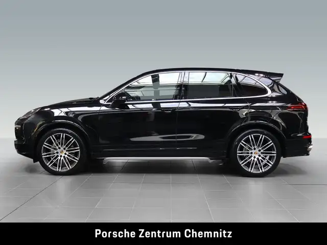 Porsche Cayenne view 2