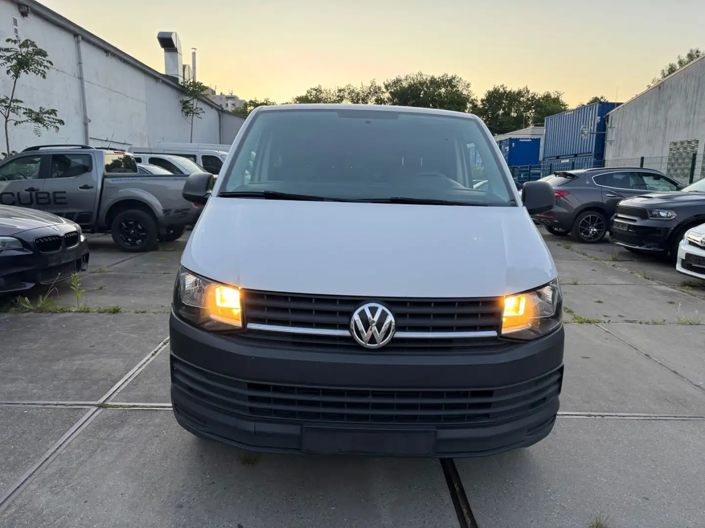 Volkswagen T6 Transporter Kasten lang Klima PDC. Blanco - 2