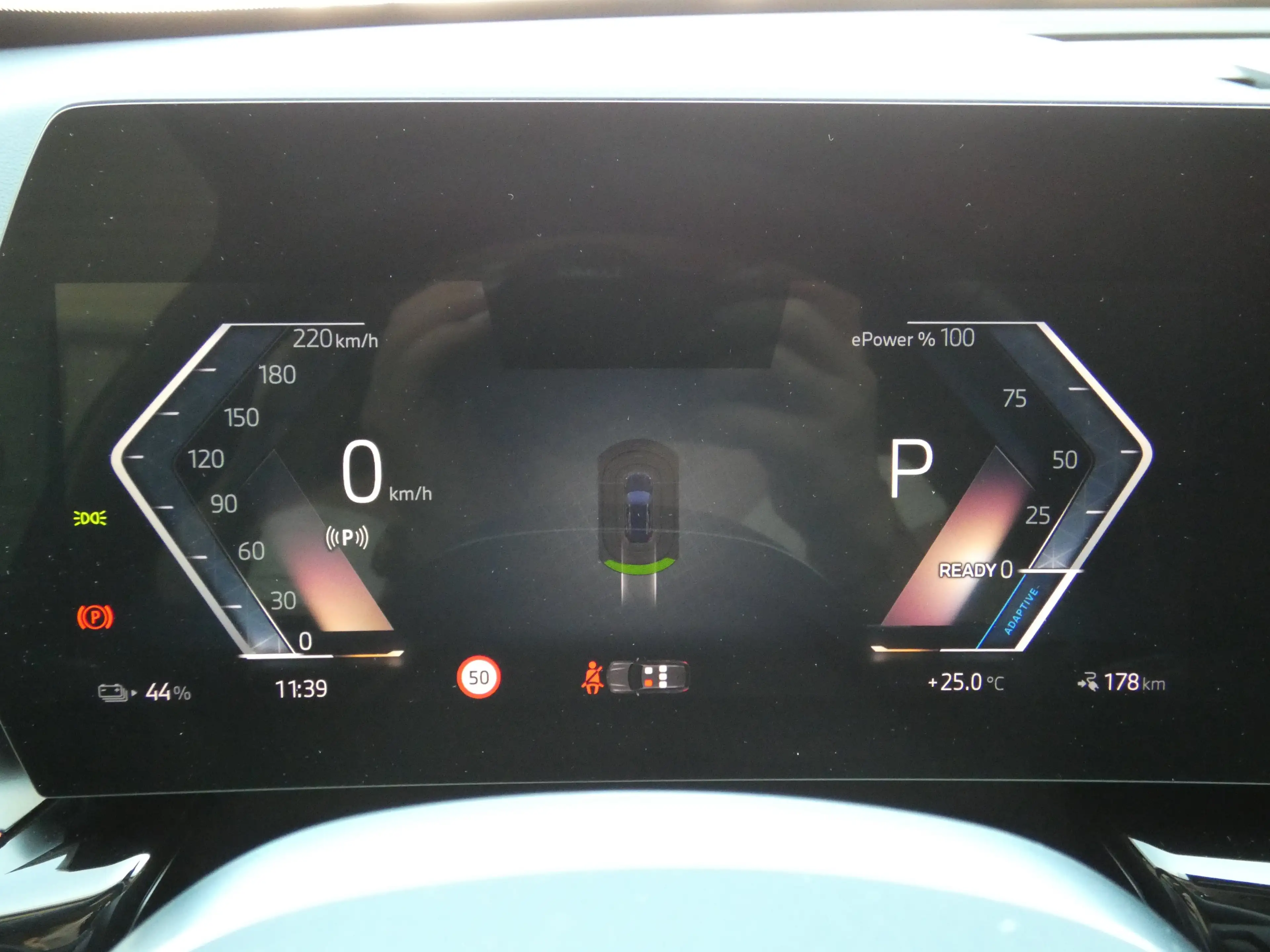 BMW iX1 xDrive30 — photo 15