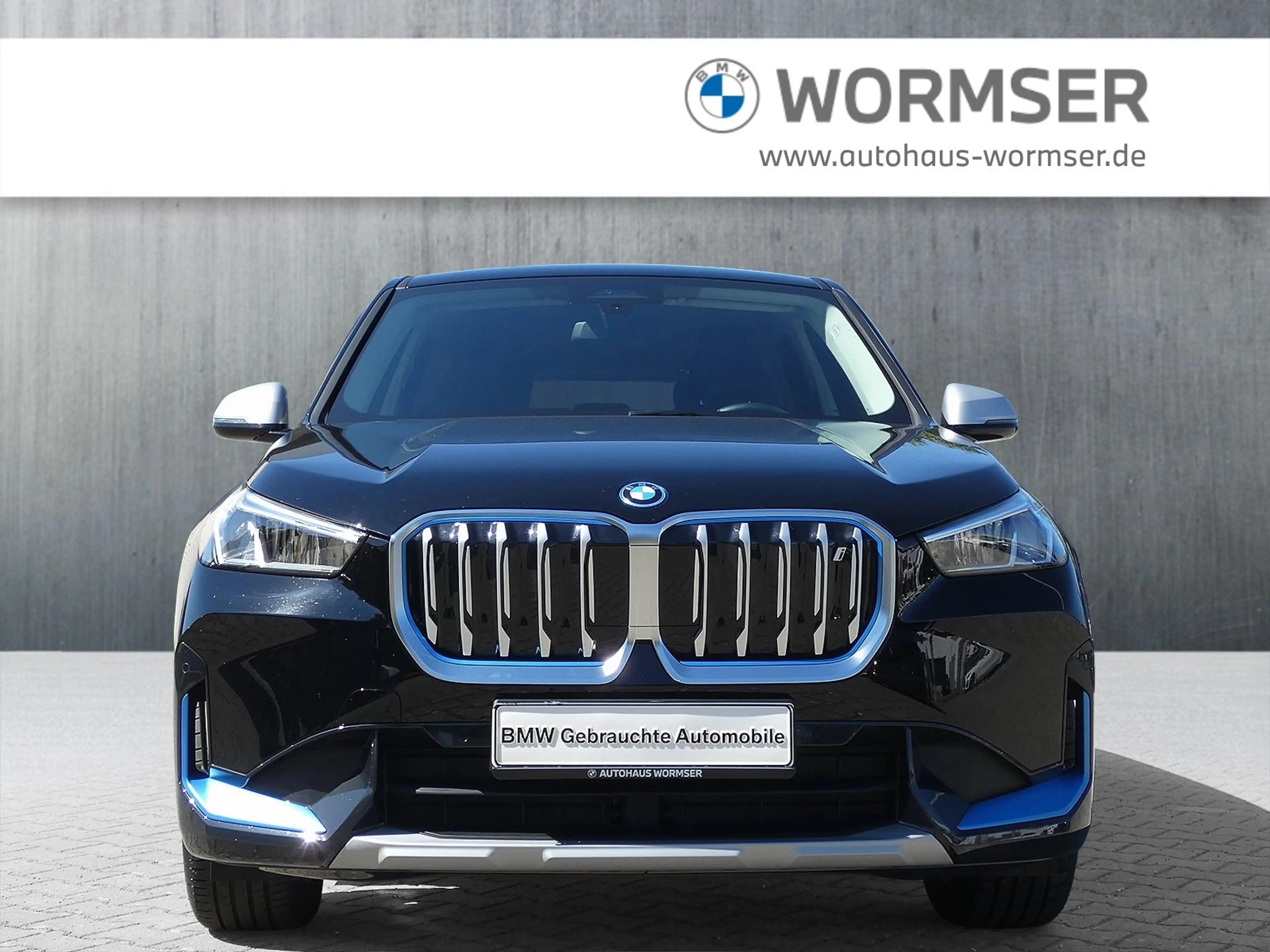 BMW iX1 xDrive30 — photo 2