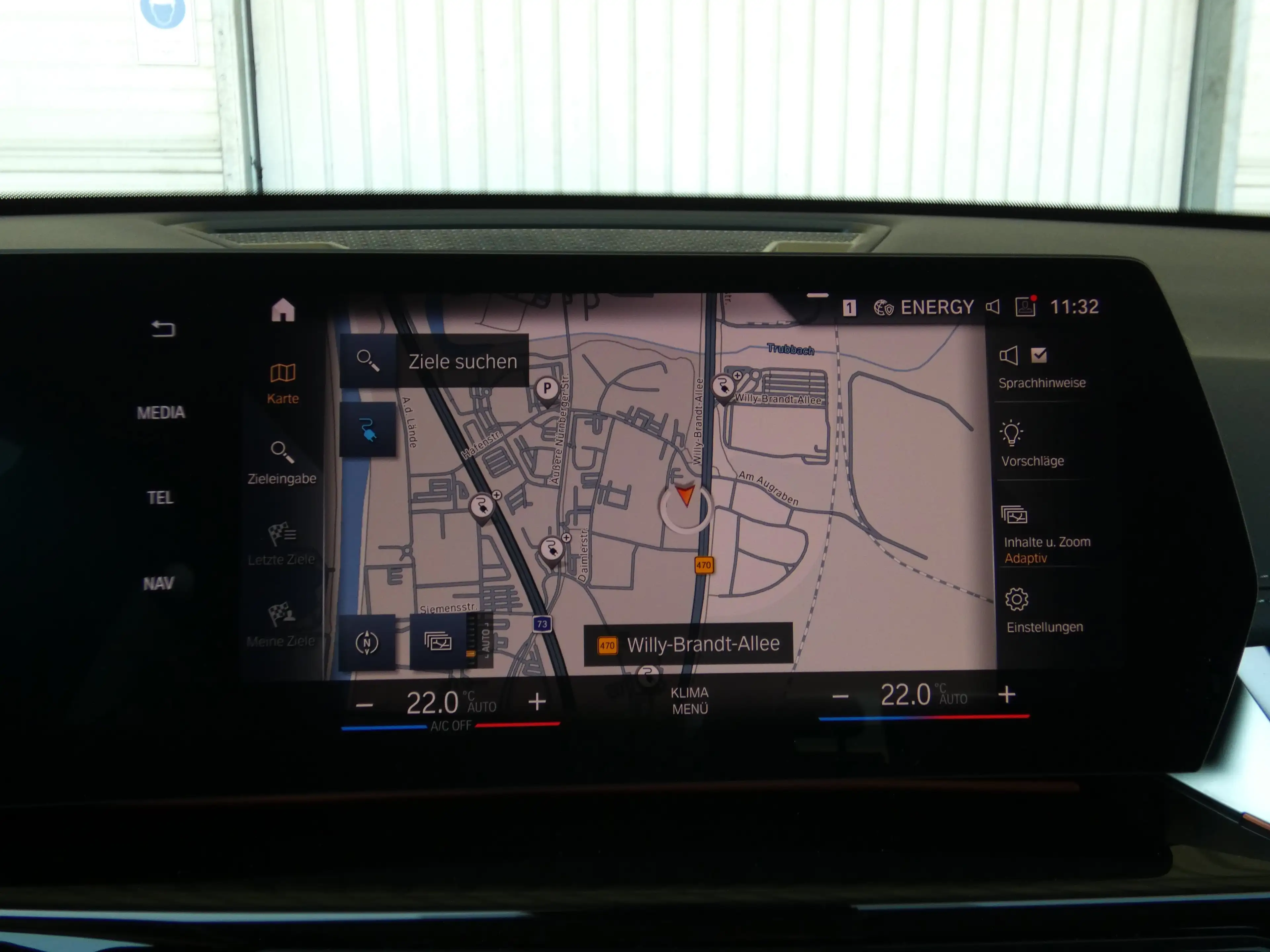 BMW iX1 xDrive30 — photo 20