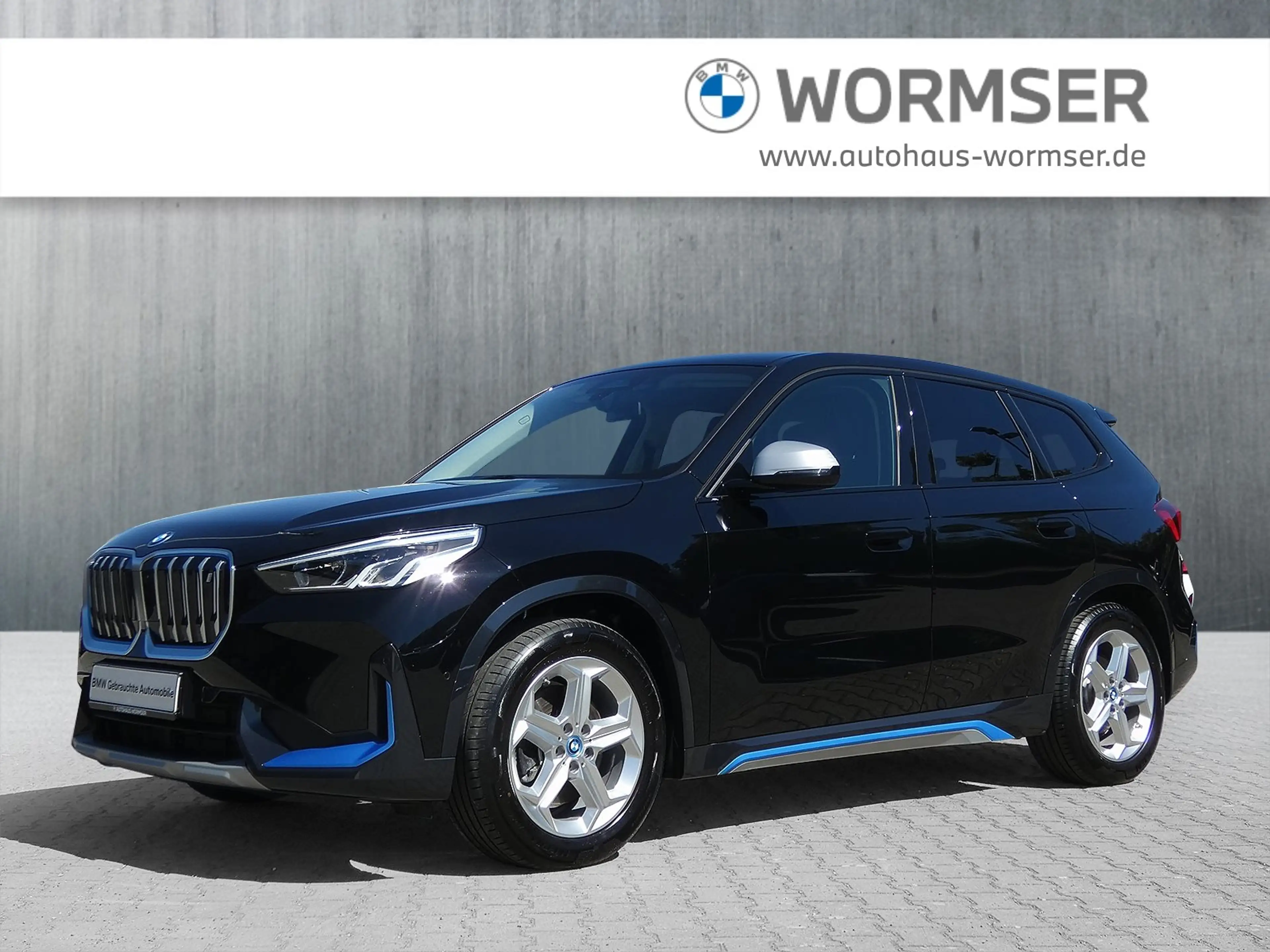 BMW iX1 xDrive30 — photo 9