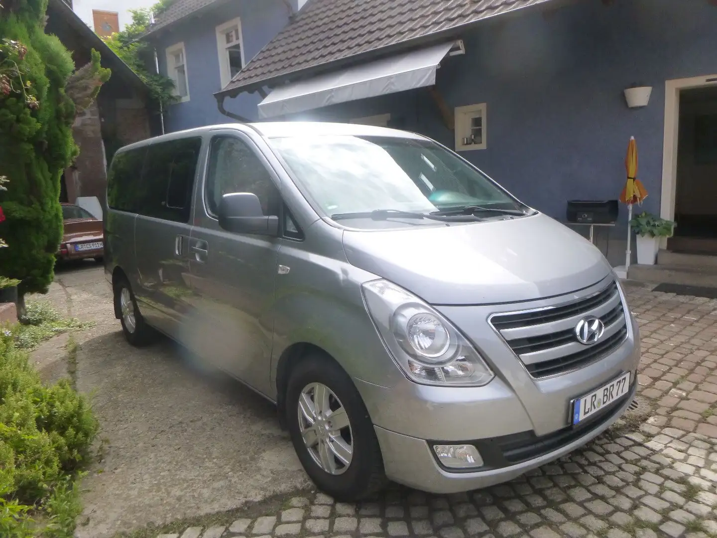 Hyundai H-1 8 Sitzer, AHK, Scheckheft durchgehend Argento - 2