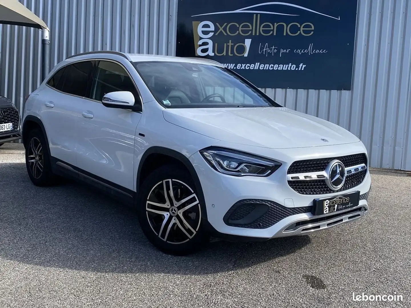 Mercedes-Benz GLA 250 Classe Mercedes 250 E 160%2B102CH PROGRESSIVE LINE 8G-DCT Blanc - 1