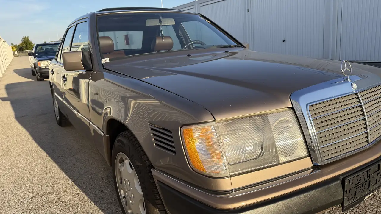 Mercedes-Benz E 300