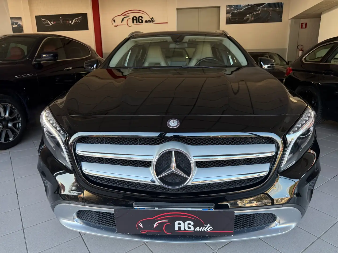 Mercedes-Benz GLA 180 GLA 180 d Automatic Sport Zwart - 2