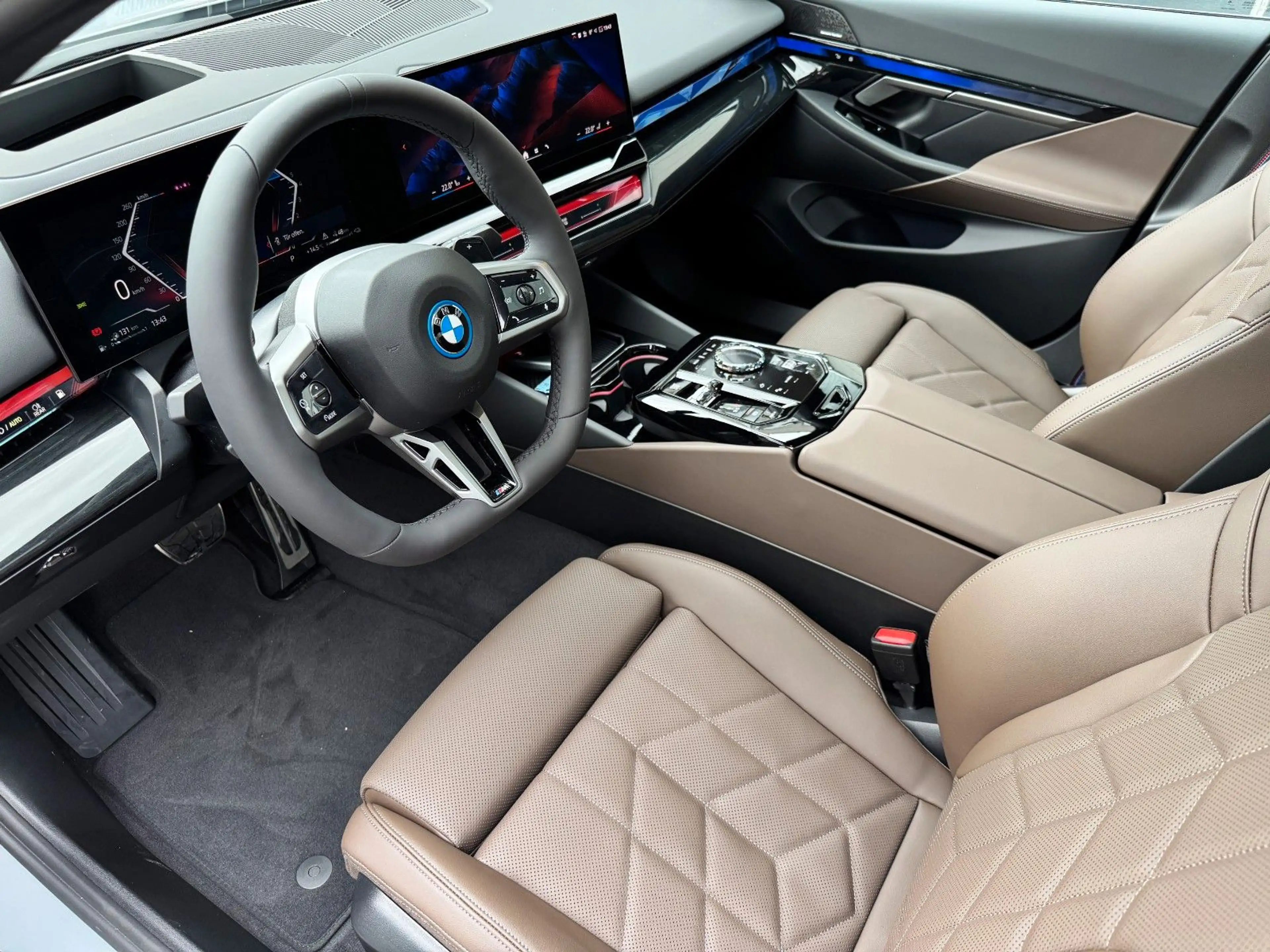 BMW 530 e M Sportpaket/Panorama/21 Zoll/360°Kamera — photo 14