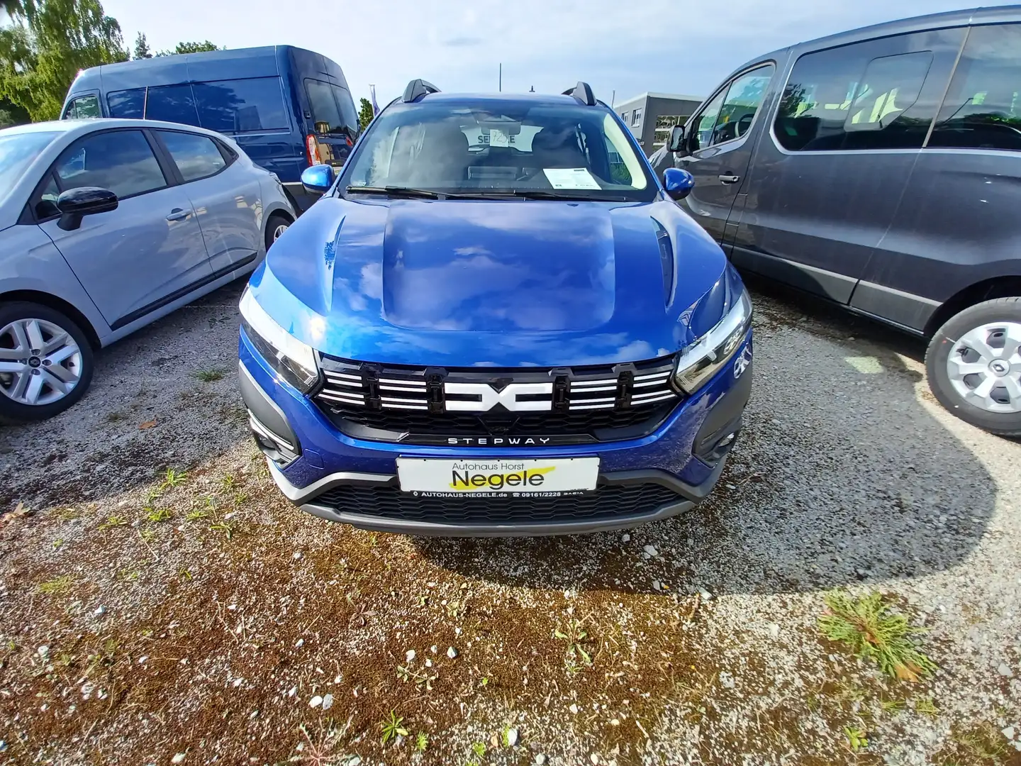 Dacia Sandero Stepway Expression Automatik CVT Blau - 1