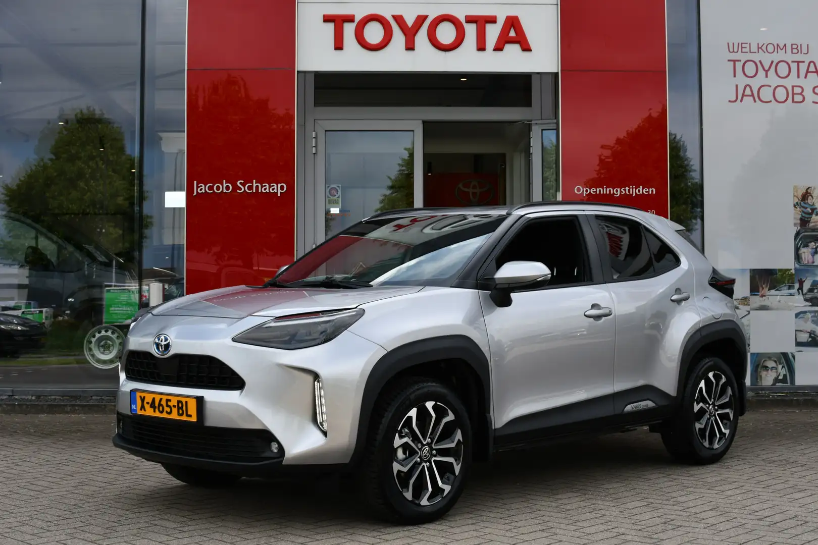 Toyota Yaris Cross 1.5 Hybrid Dynamic Automaat 116pk | All-seasons | Grijs - 1