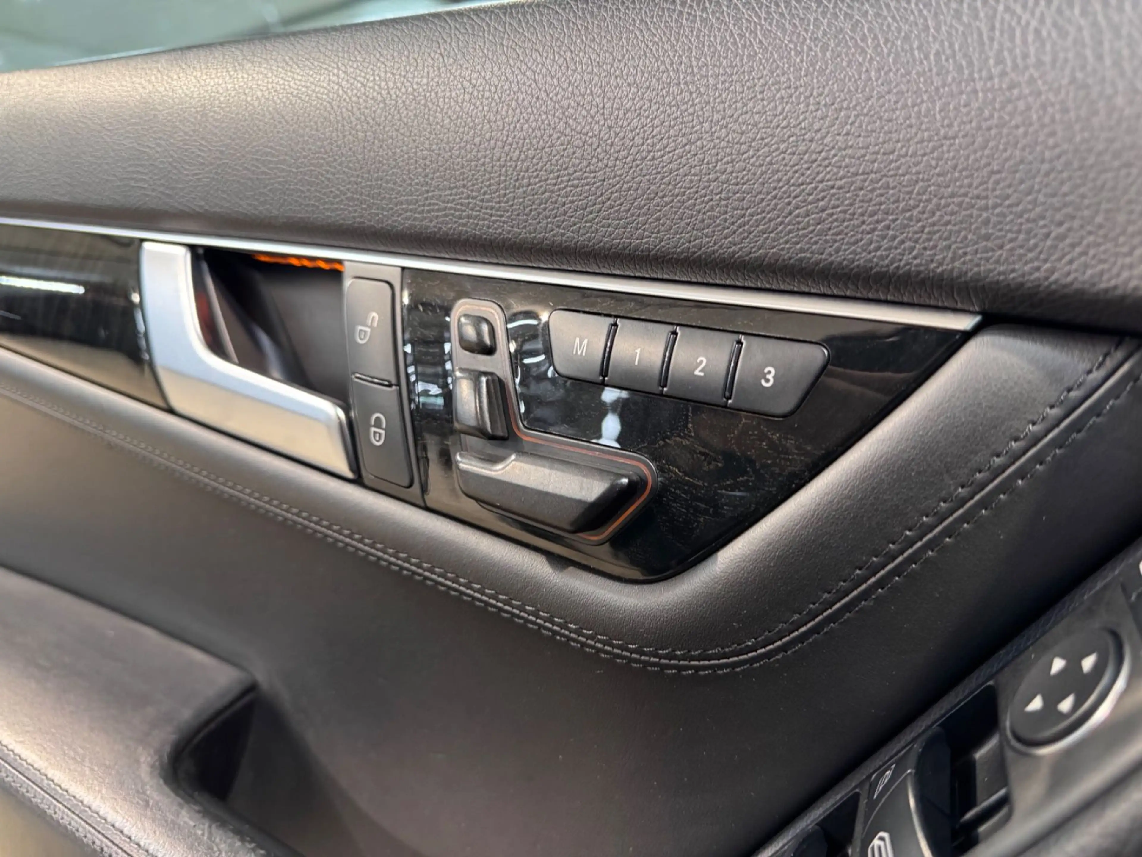 Mercedes-Benz C 63 AMG Lim. PERF.PACK*MEMO*SGLD*BIXEN*H&K*KAME — photo 14