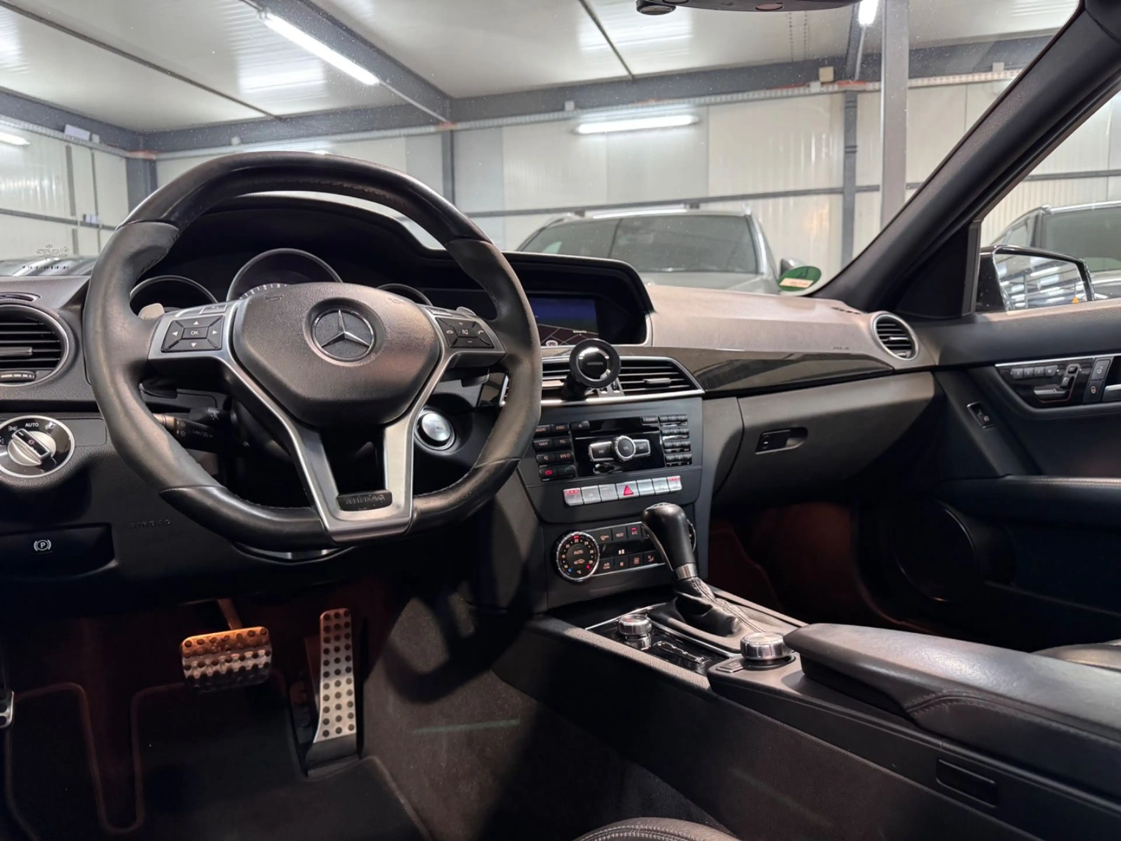 Mercedes-Benz C 63 AMG Lim. PERF.PACK*MEMO*SGLD*BIXEN*H&K*KAME — photo 11