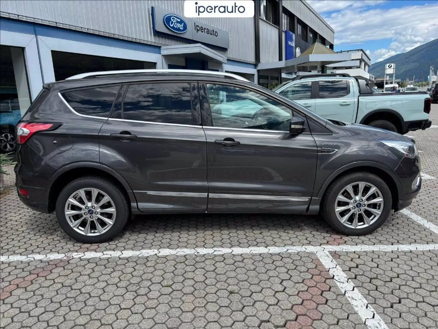 Ford Kuga 2.0 tdci vignale s&s awd 150cv powershift Grijs - 2