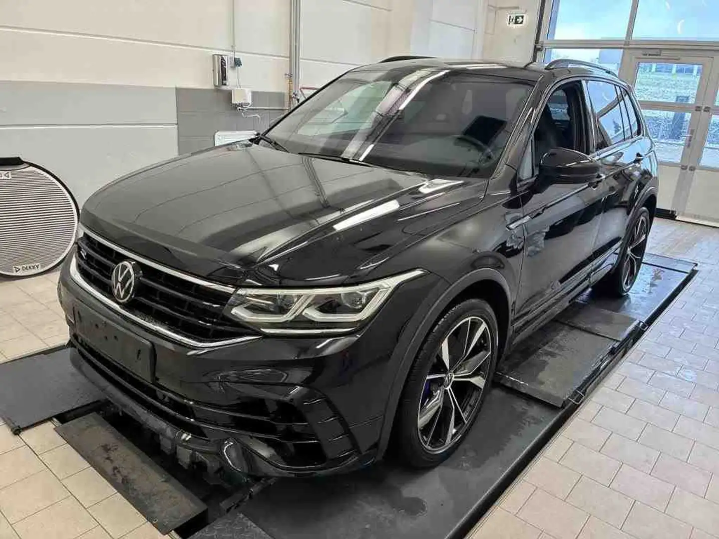 Volkswagen Tiguan R 2.0 TSI DSG 4M 360° Sitzh. MirrorLink Navi Schwarz - 2