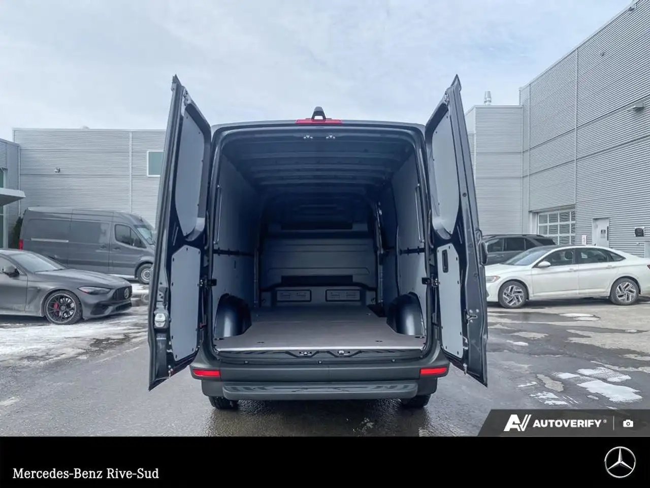 Mercedes-Benz Sprinter снимка Mercedes-Benz Sprinter