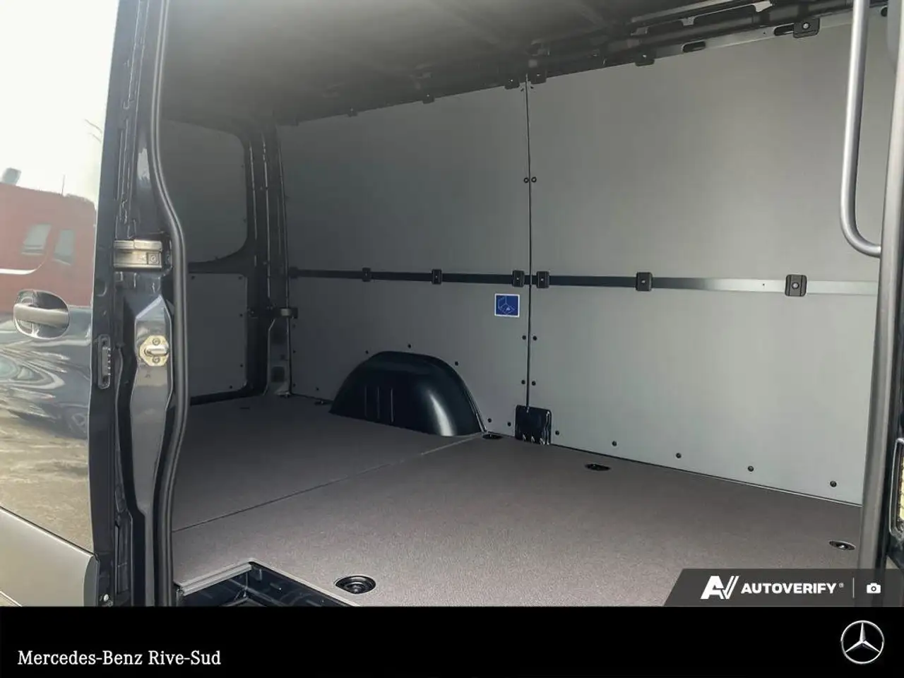 Mercedes-Benz Sprinter снимка Mercedes-Benz Sprinter