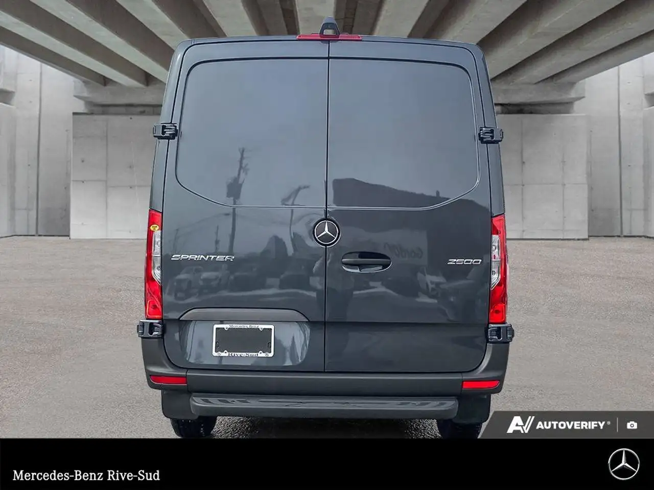 Mercedes-Benz Sprinter снимка Mercedes-Benz Sprinter
