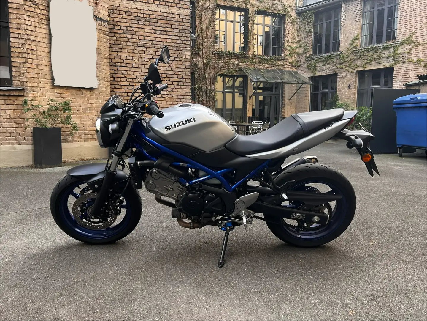 Suzuki SV 650 Niebieski - 1