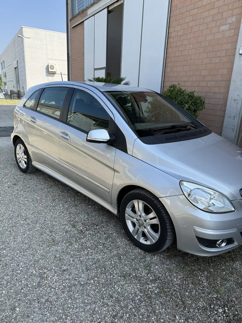 Mercedes-Benz B 180 Premium auto - 2