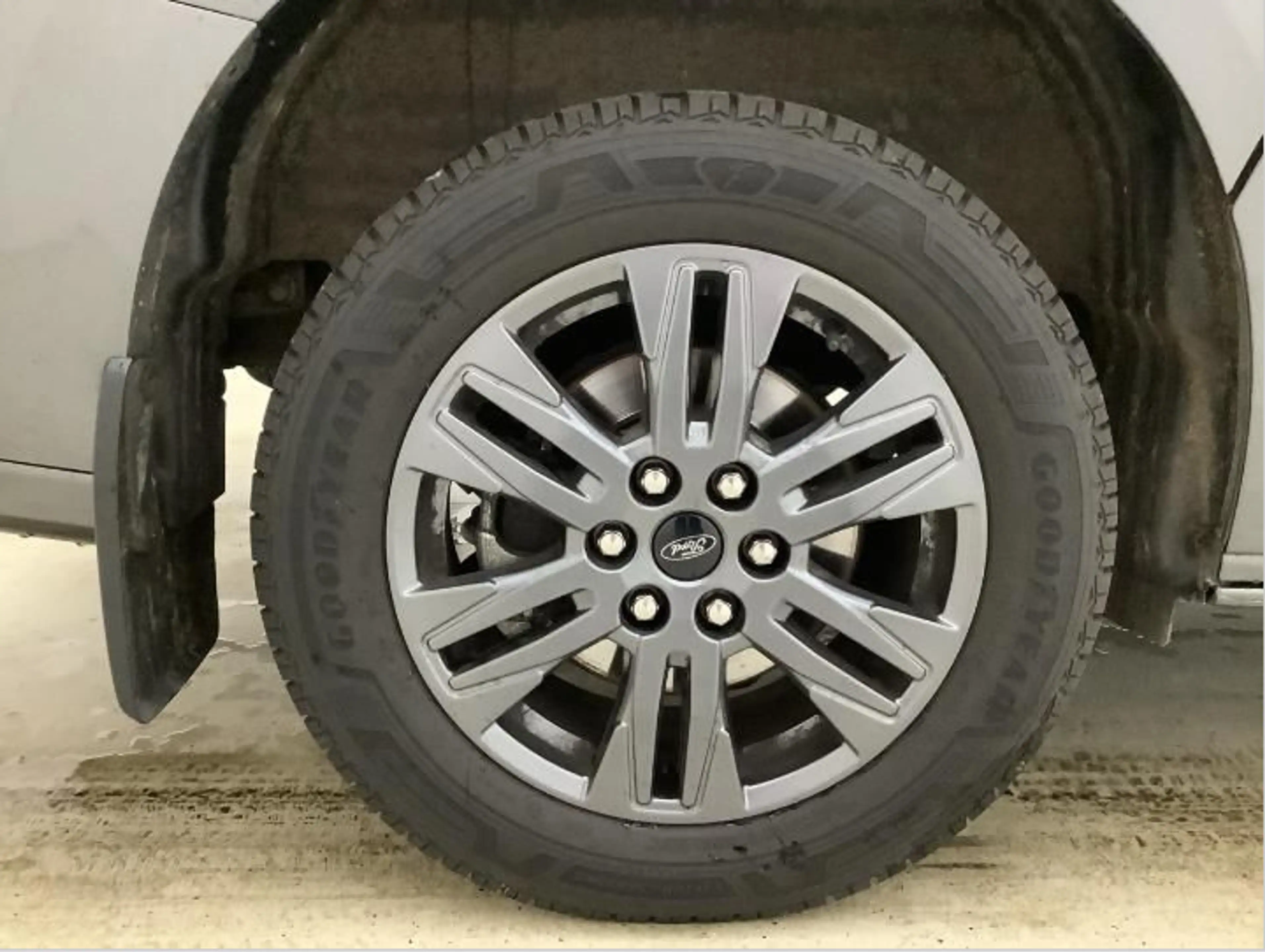 Ford Tourneo Custom L1 Tourneo Titanium AHK — photo 3