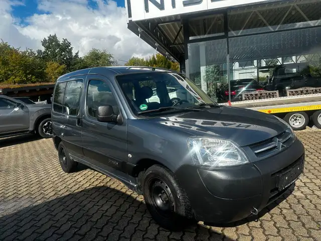 Citroen Berlingo 1.4 First Kombi 8-fach, KD & TÜV neu.