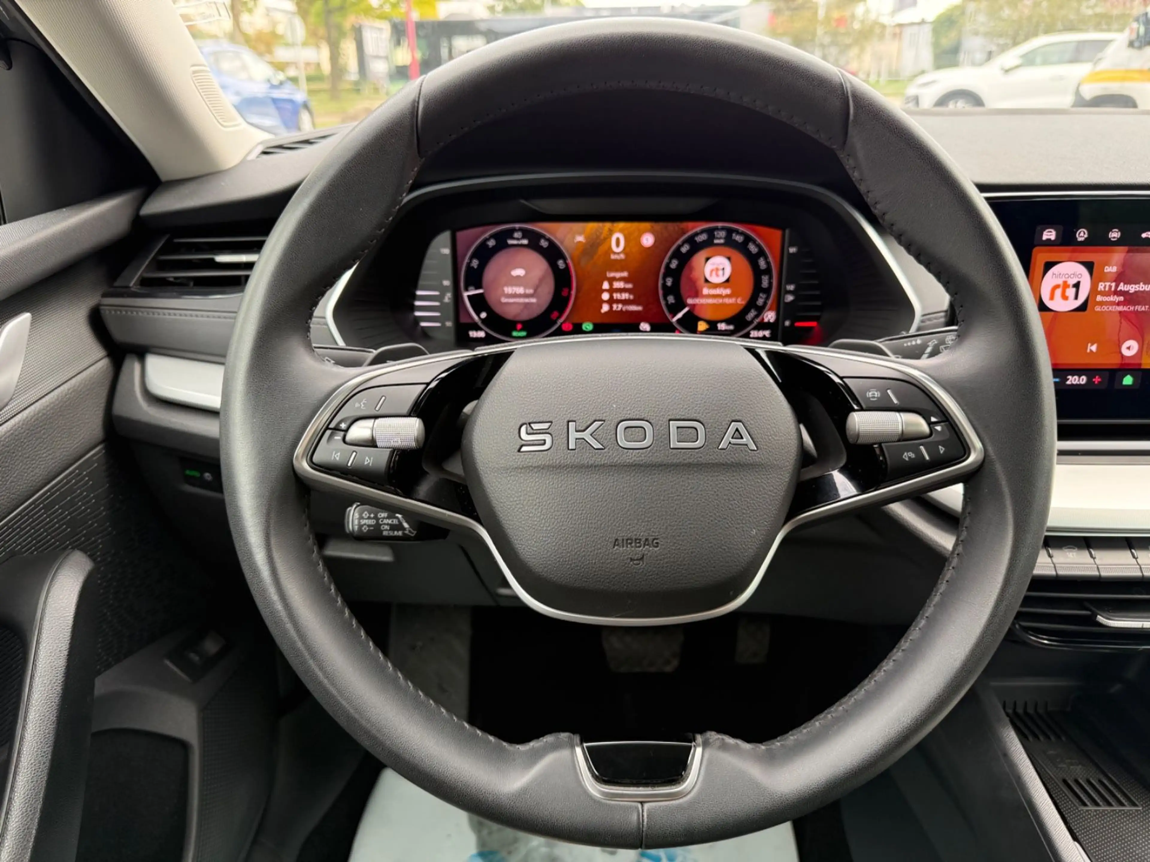 Skoda Octavia Combi 1.5 DSG Selection*Matrix LED* — photo 9