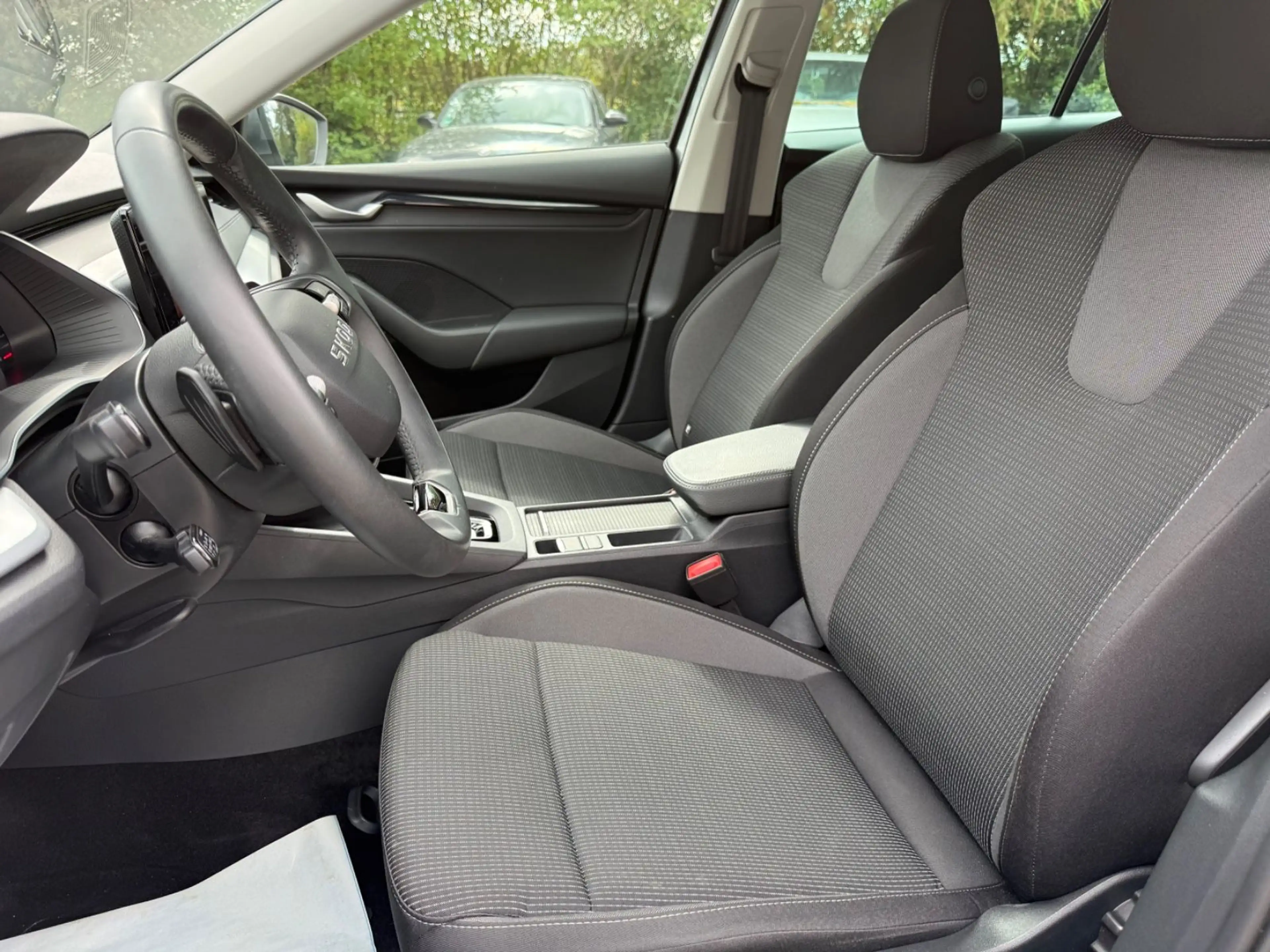 Skoda Octavia Combi 1.5 DSG Selection*Matrix LED* — photo 10