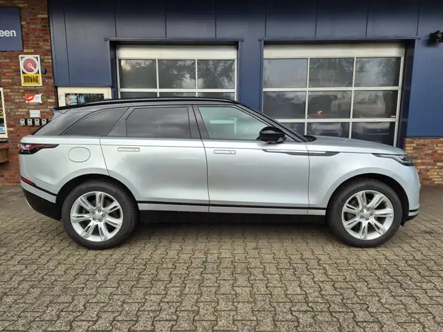 Land Rover Range Rover Velar view 8