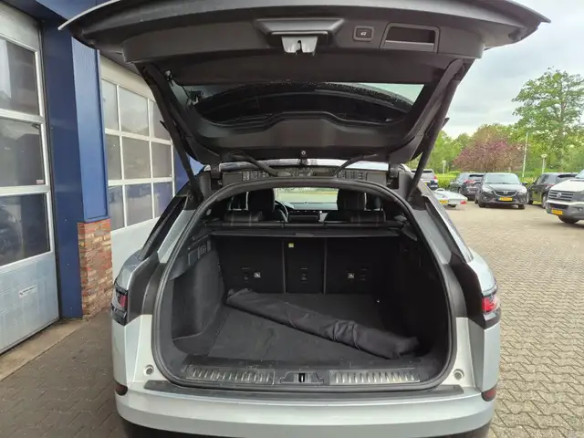 Land Rover Range Rover Velar view 15