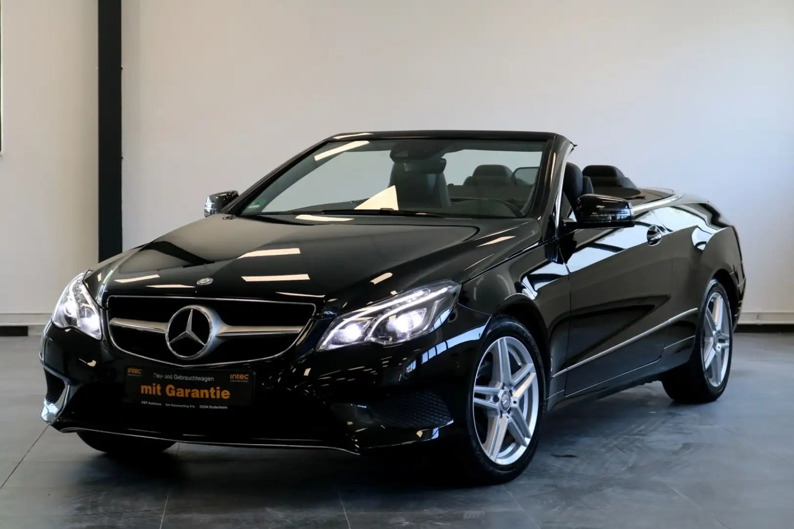 Mercedes-Benz E 220 d BlueTec Cabrio/NAVI/LEDER/PDC/LED Schwarz - 1