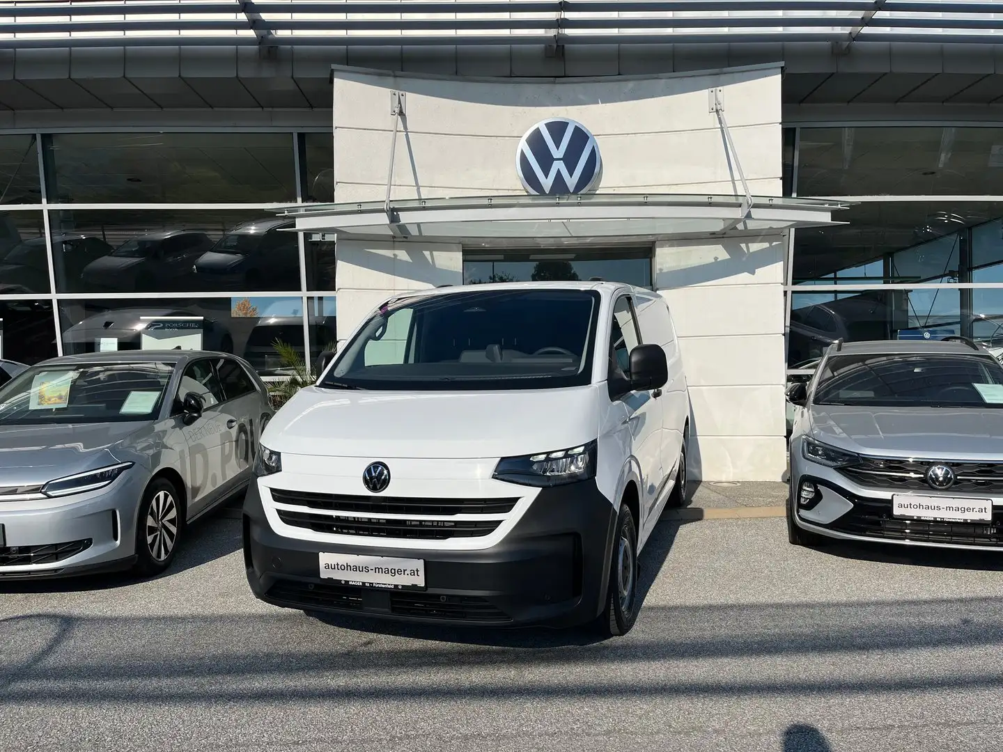 Volkswagen T7 Transporter VW Transporter T7 Kastenwagen Entry TDI Weiß - 1