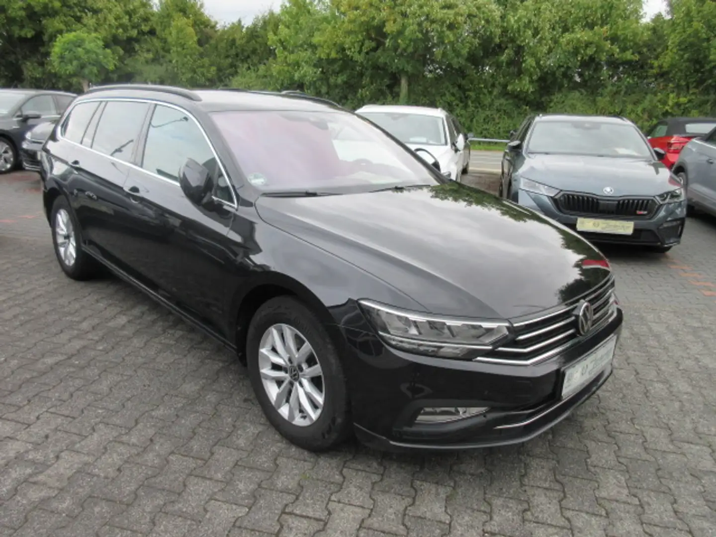 Volkswagen Passat Variant Business 1.5 TSI DSG NAVI AHK KAMERA LED ALU APS AID PRIVACY SITZHEIZUNG ACC CLIMATRONIC Schwarz - 1