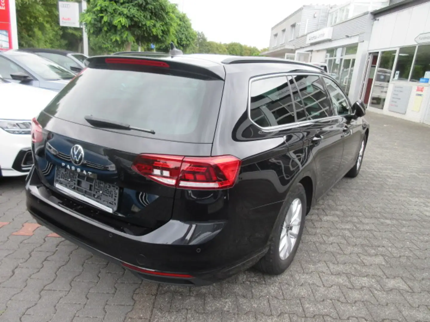 Volkswagen Passat Variant Business 1.5 TSI DSG NAVI AHK KAMERA LED ALU APS AID PRIVACY SITZHEIZUNG ACC CLIMATRONIC Schwarz - 2