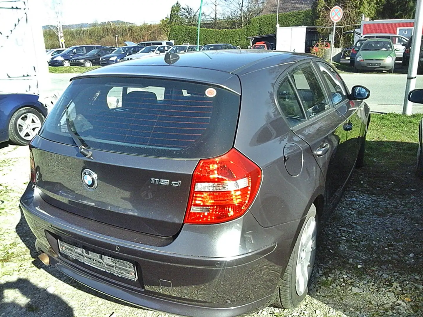 BMW 118 d /5 TRG/ 1.Hand/met+Klima+Sitzhz/ Startprobleme! Grau - 2