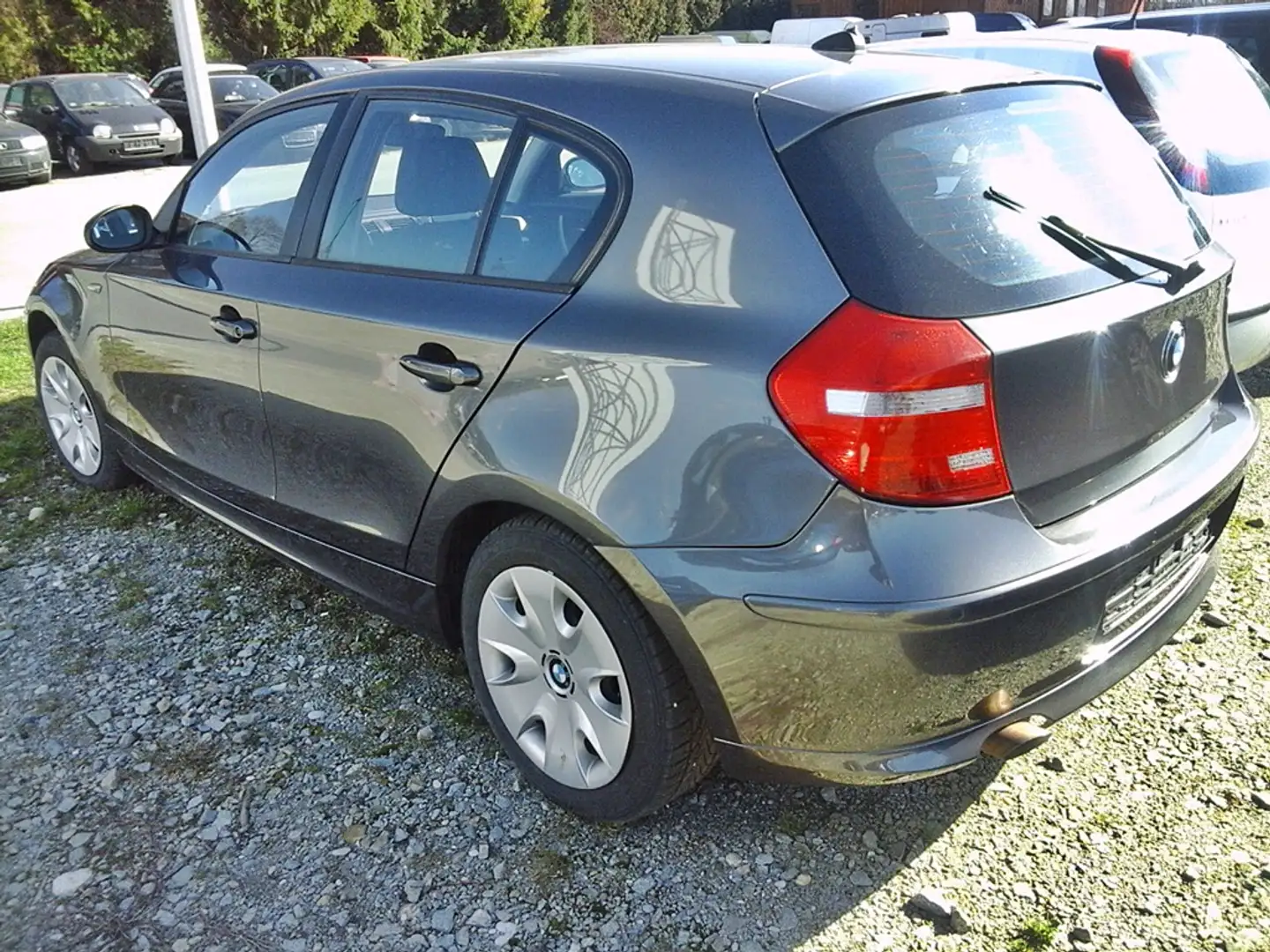 BMW 118 d /5 TRG/ 1.Hand/met+Klima+Sitzhz/ Startprobleme! Grau - 1