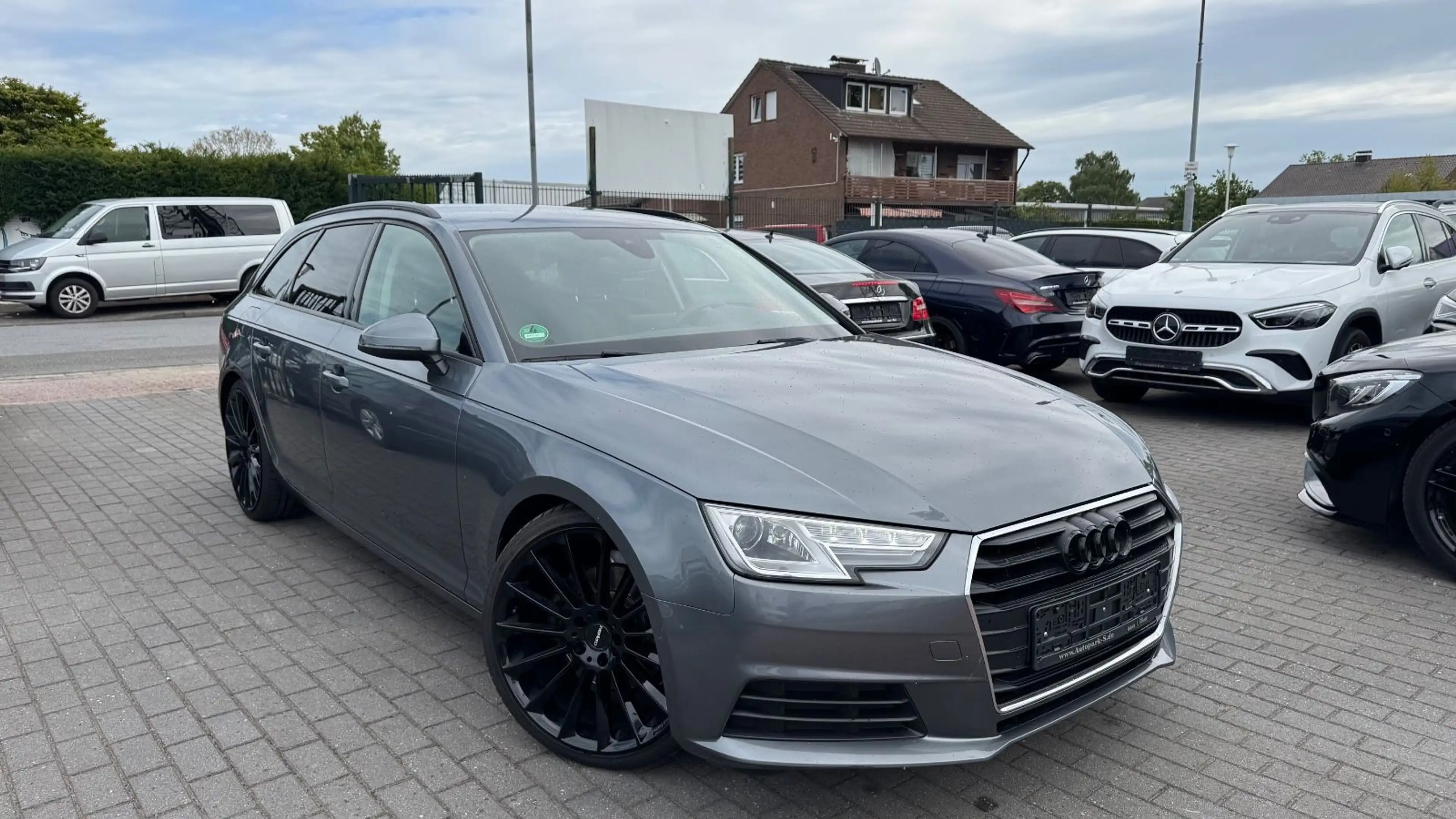 Audi A4 Avant 2.0 TDI| AUTOMATIK | XENON|  NAVI | PDC