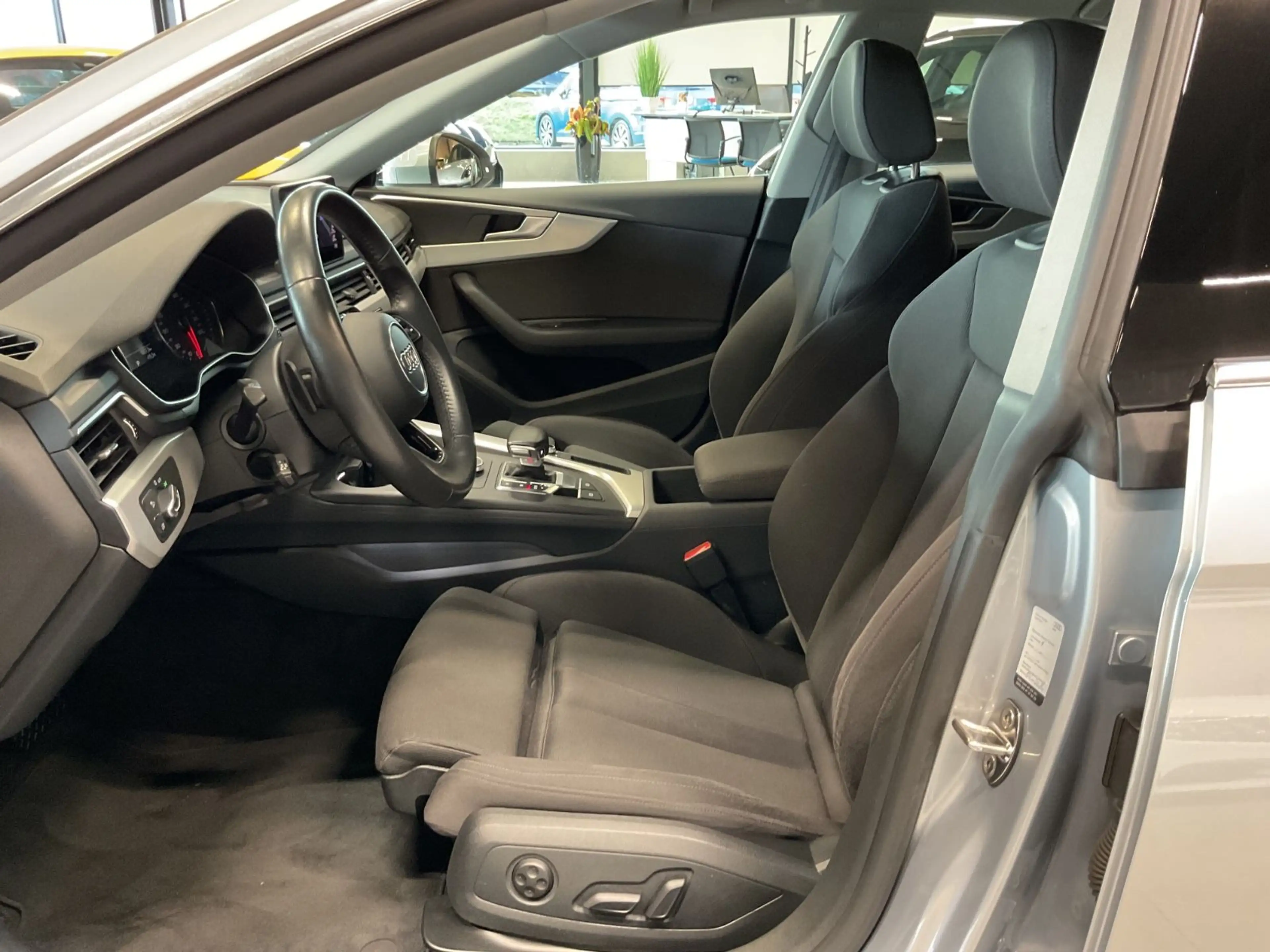 Audi A5 Sportback 35 TFSI sport DAB Navi Sitzh. Xenon — photo 7