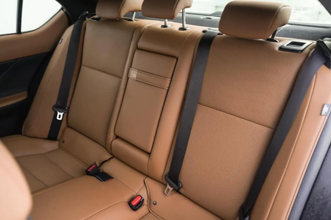 Lexus IS снимка Lexus IS