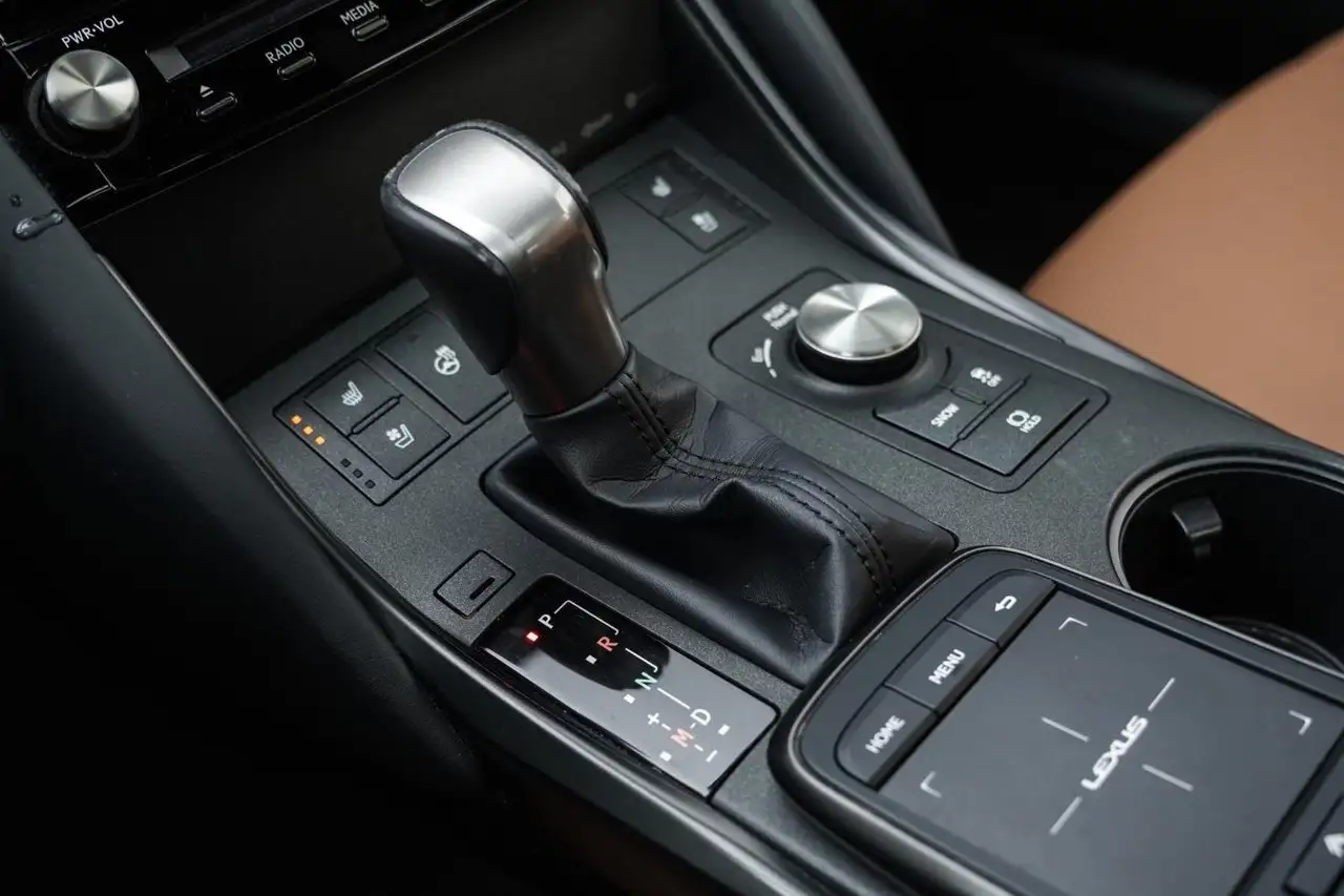 Lexus IS снимка Lexus IS