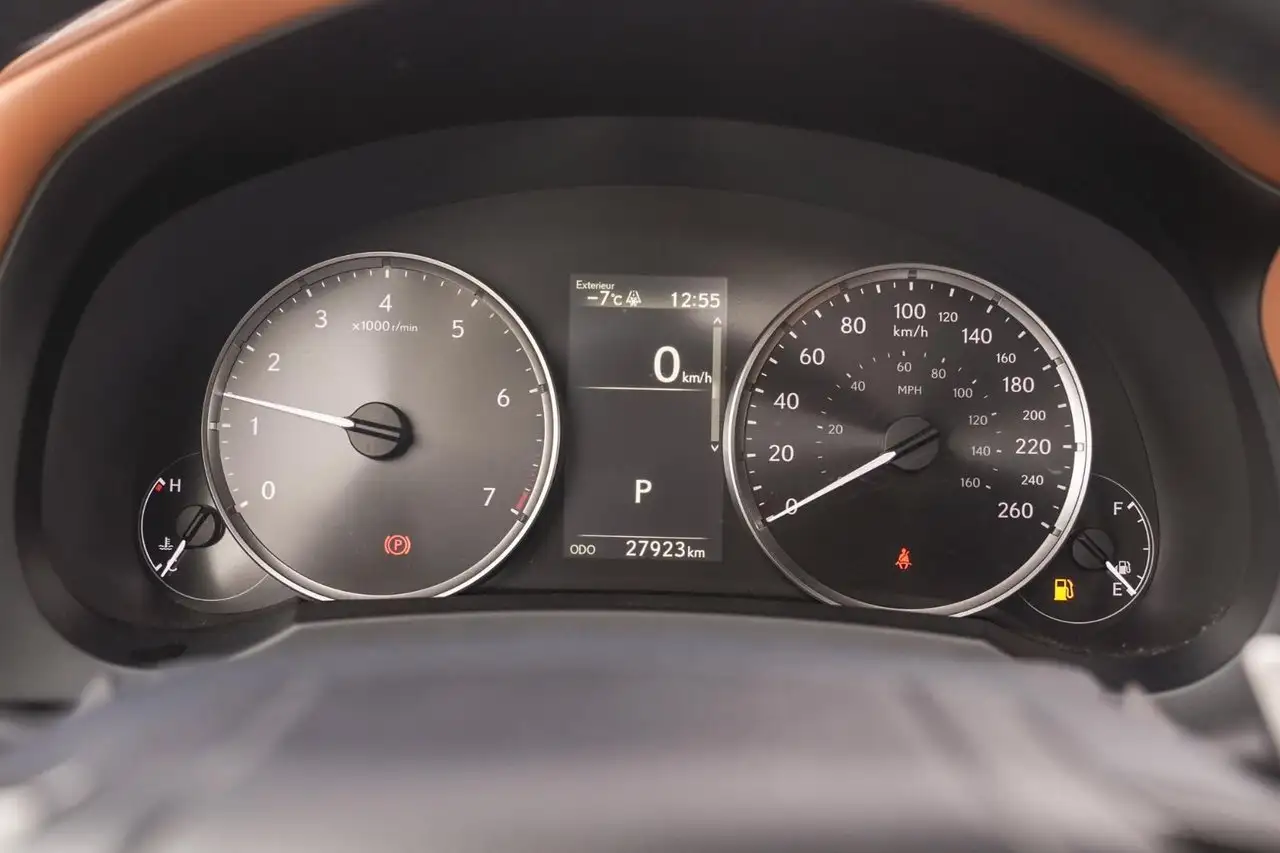 Lexus IS снимка Lexus IS