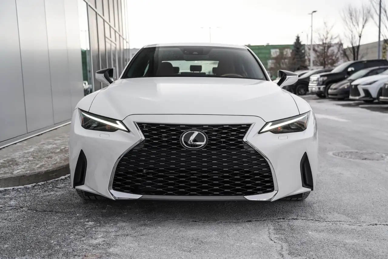 Lexus IS снимка Lexus IS