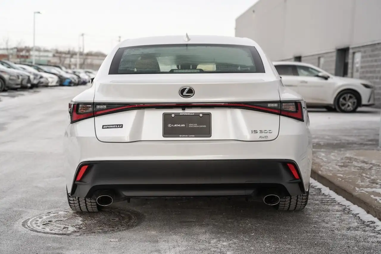 Lexus IS снимка Lexus IS