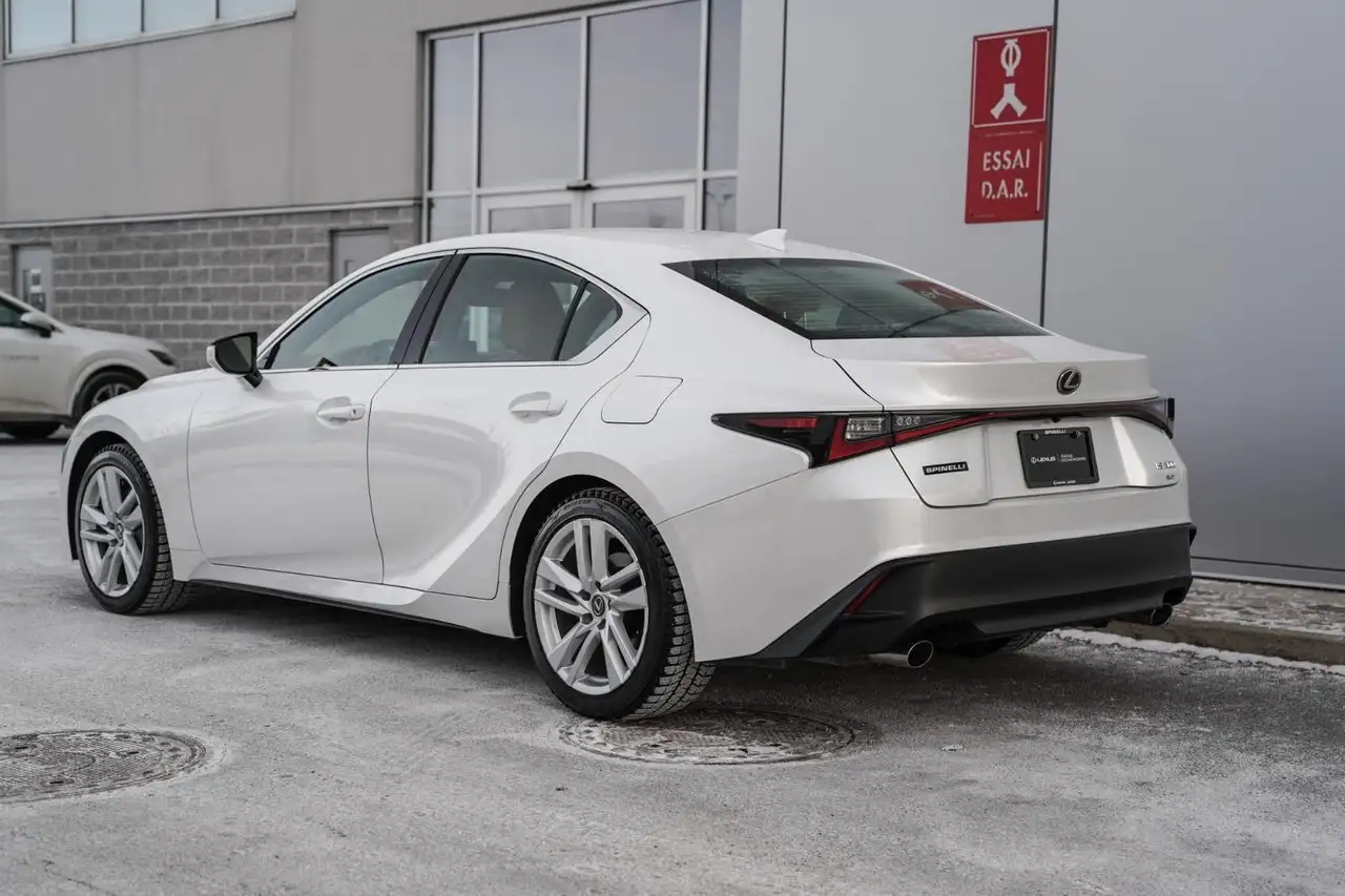 Lexus IS снимка Lexus IS