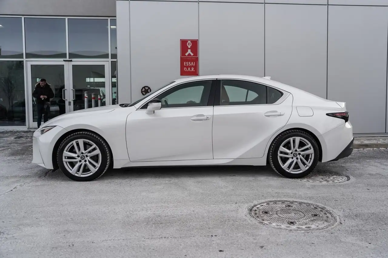Lexus IS снимка Lexus IS