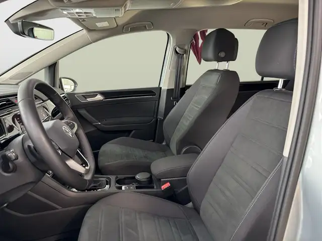 Volkswagen Touran view 11