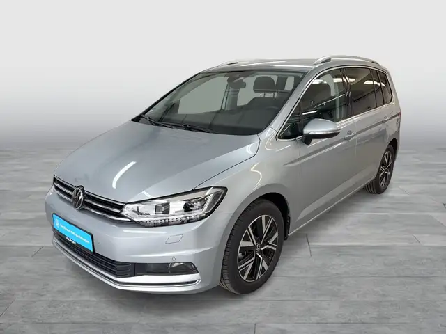 Volkswagen Touran view 2