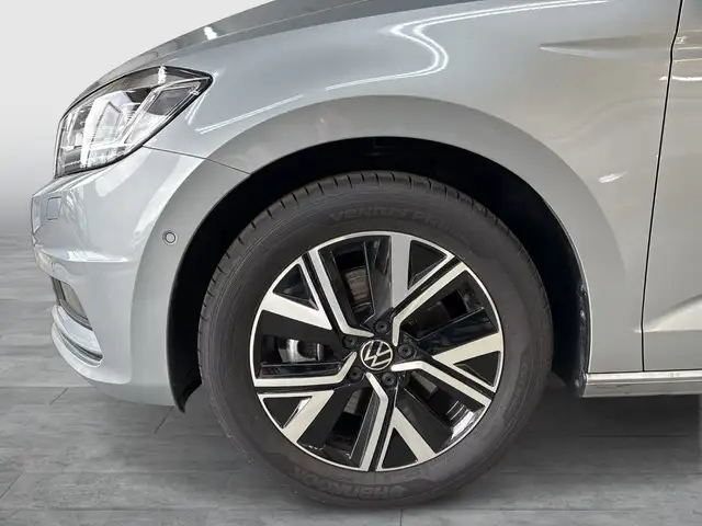 Volkswagen Touran view 9