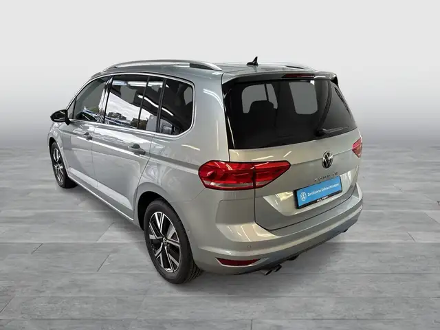 Volkswagen Touran view 4