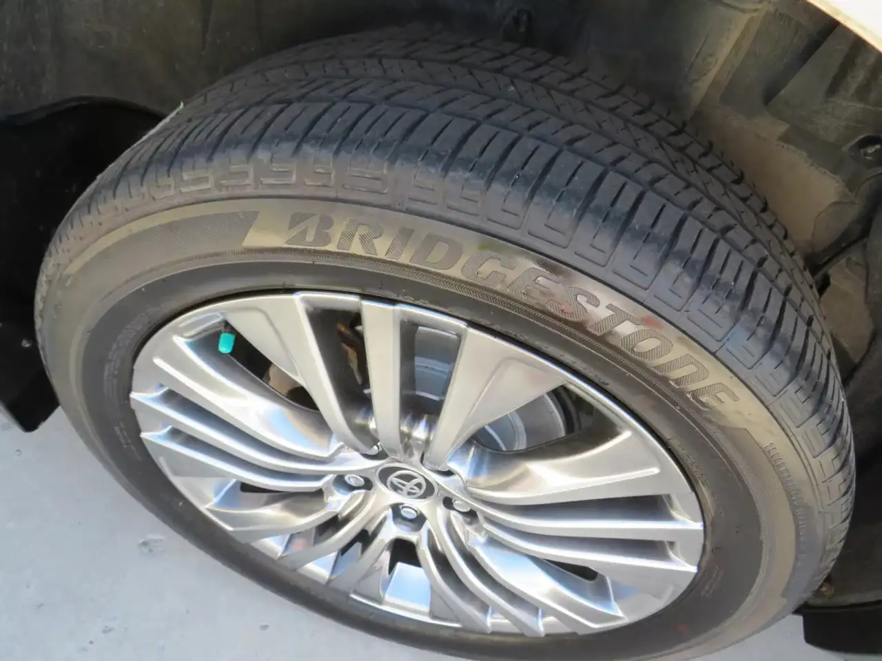 Toyota Venza снимка Toyota Venza
