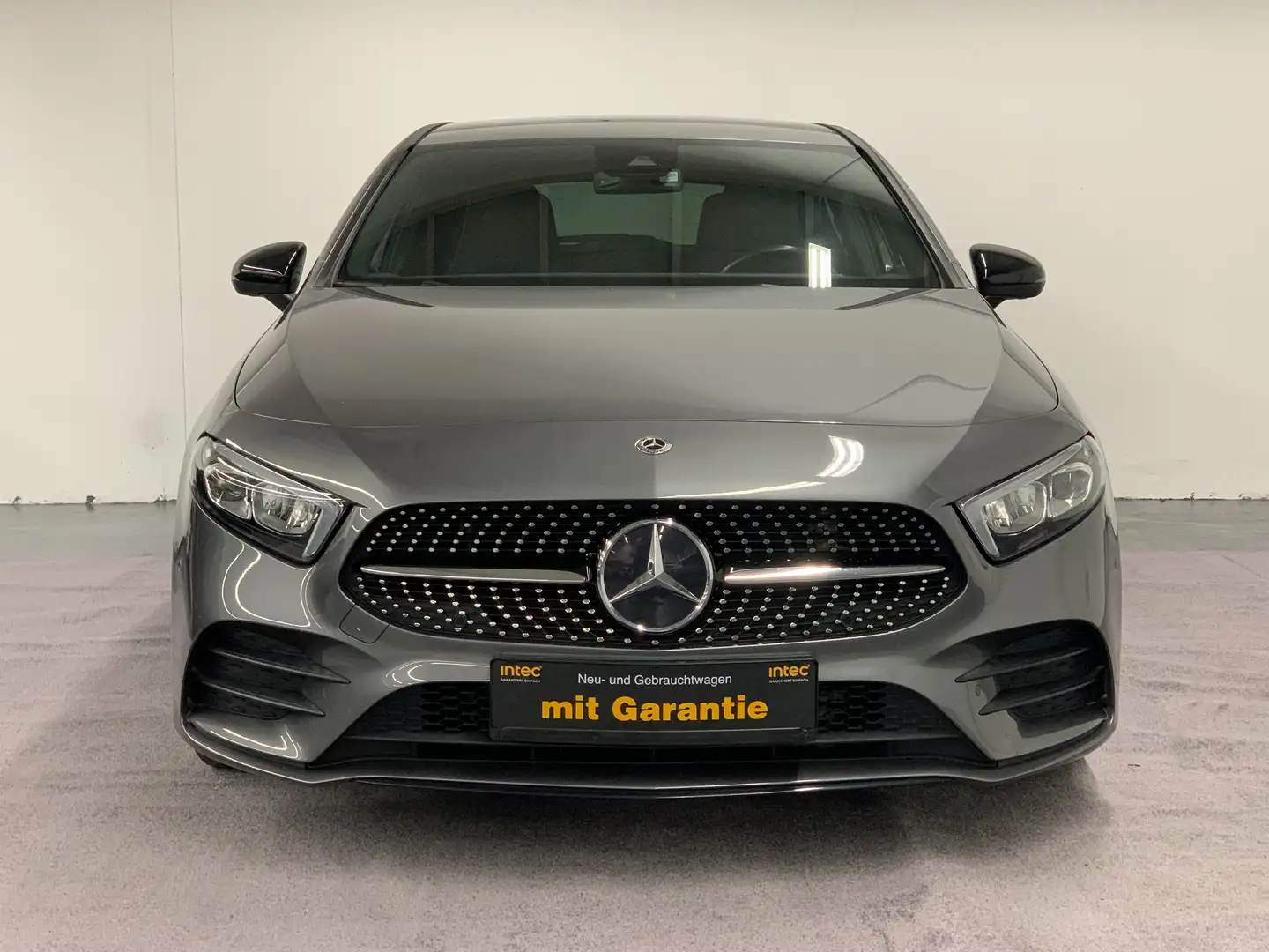 Mercedes-Benz A 200 7G-DCT AMG Line Gris - 1